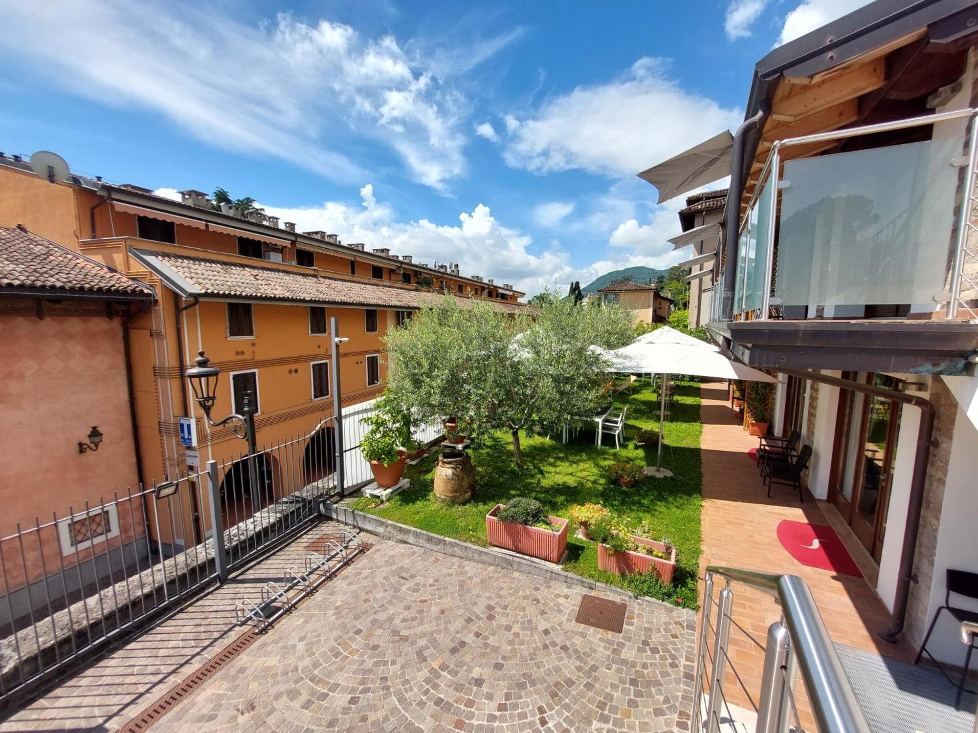 Pizzocolo Resort Fasano Gardone Riviera Luaran gambar